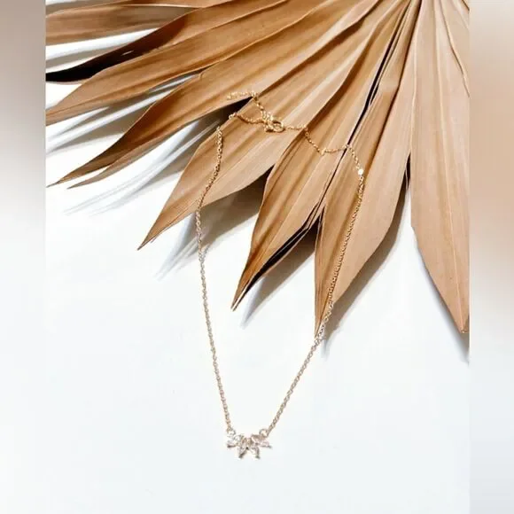 Diamond flower necklace S544 - Picture 2 of 3